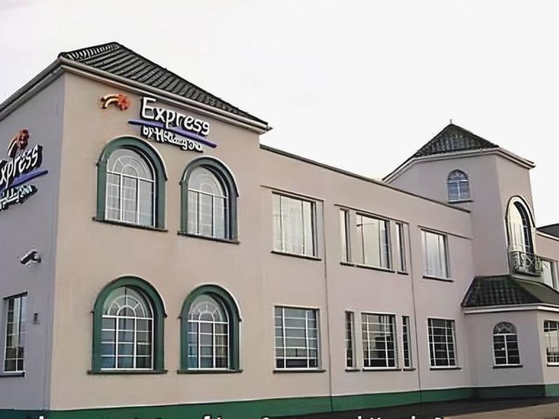 EF589280B8597F5BC7AA15DB842608A2