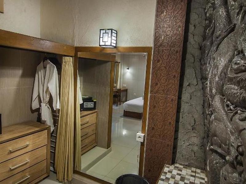 0B175624883CFDB51A9803660846ED93