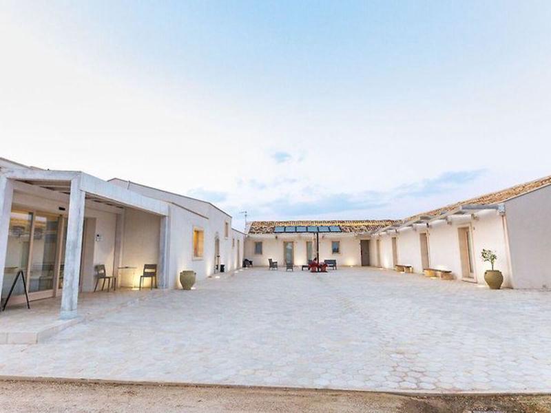 E16F9621E0C40905A0E7221D70F1A632