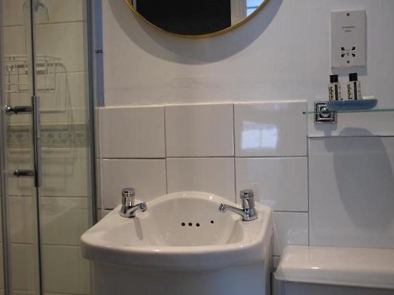 A02C1E3356D01D3785D9A1D5D6A42627