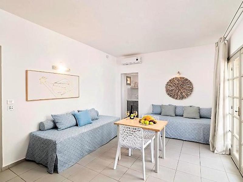 35AAD1F4A531201369D626BA52DEB01B