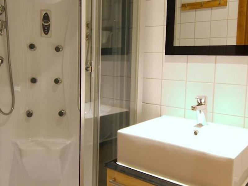 509490DFD3CBE8910910CF614371D694