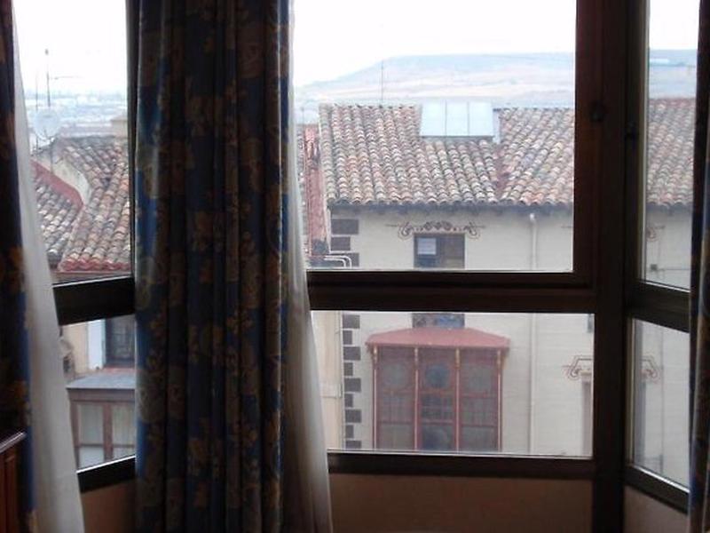 1FCED9DD87F13938EB70E7DC8CDDCB2C