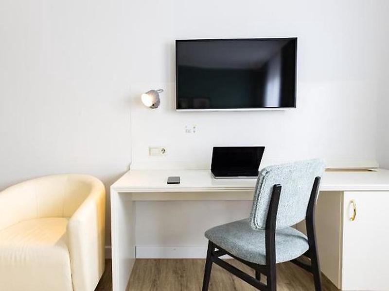 0D7F43D1C750689C4FB25B9AF2B0D61A