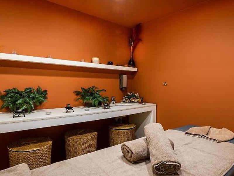 B8B57298F521771094E7712F614D2F43