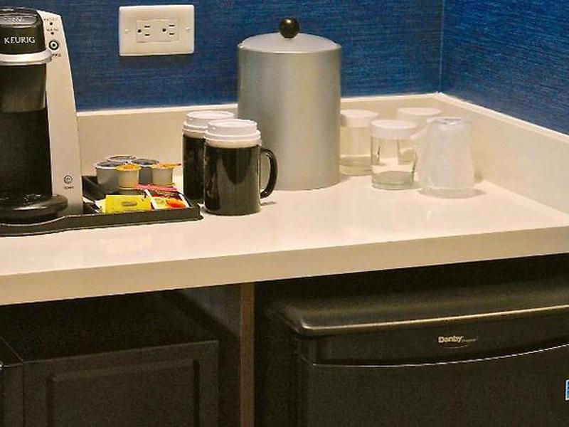 0D7AFF37F1F1B0E9B6AF657DD569EFFC