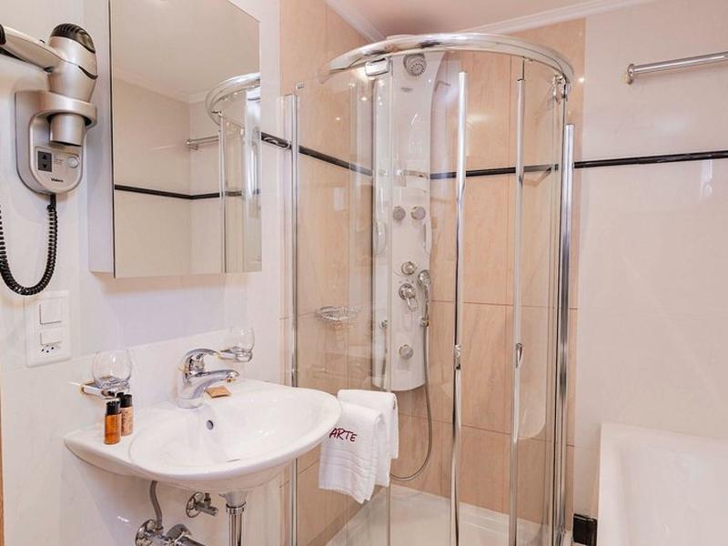 832E7A9219367F2278F175E8536BECE4