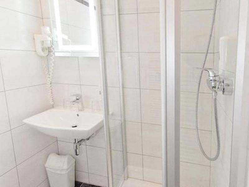 3CC4F14CCAAF30C67A6A9F4C8132CAA3