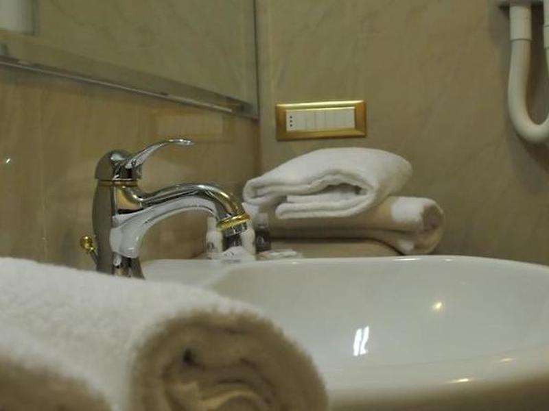 B635C296CE76AD0E35DD136F20C87F7E