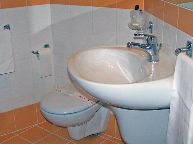 1A9E15C53B35F094D3D005552E6C41A4