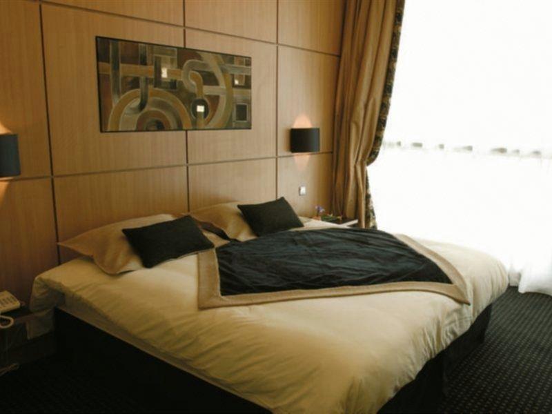 6A103DE357806AF63B7795E3AF61F6F4