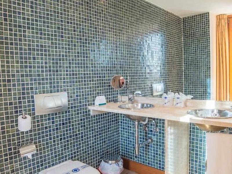 304EE475955DBBDF4D8A472D57716D6F