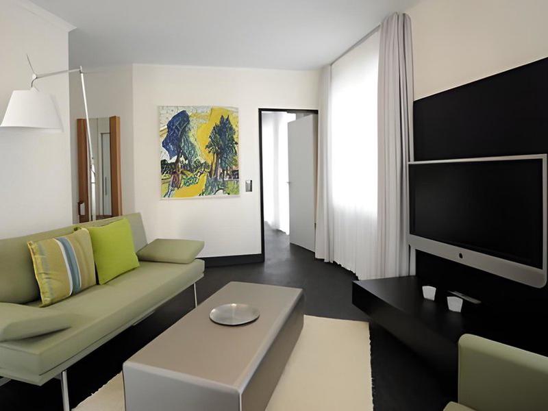 E7AFBE36C4070F79BF637CE41E42B00E