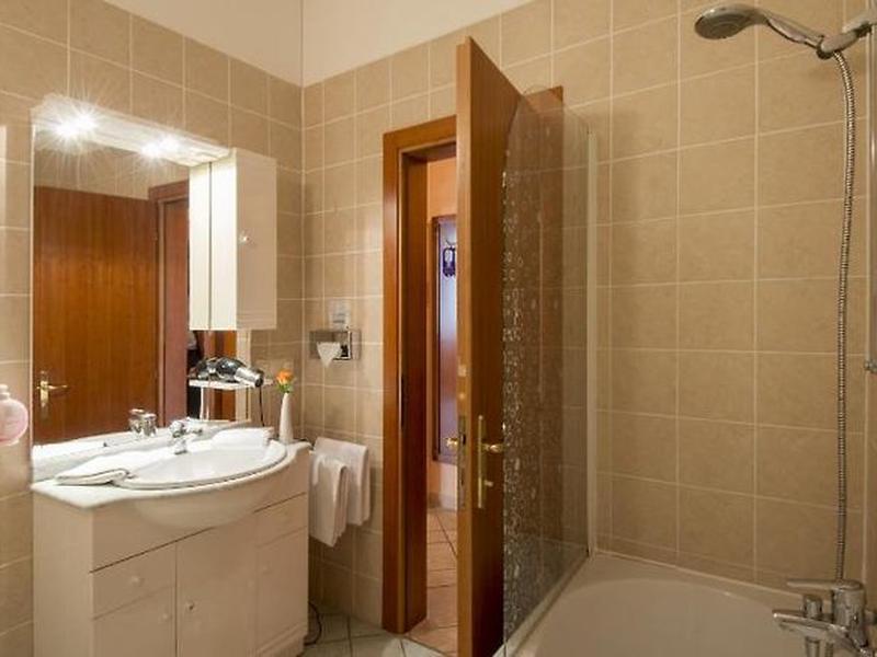 37C5FA5D15E47297A47F6118032A8EAF