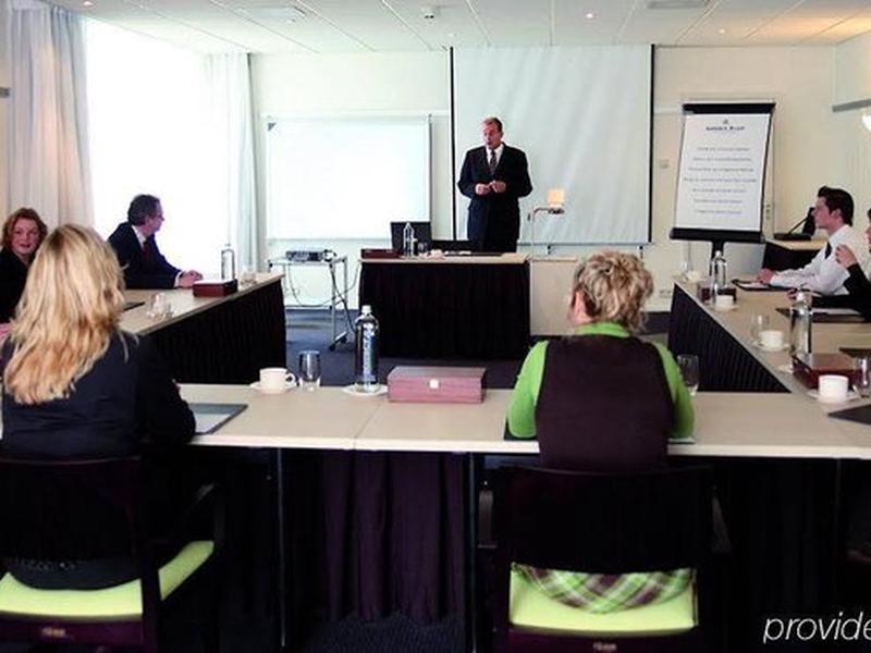 77ACD3F2F0AFF78E4F66B1C6DD2C940A