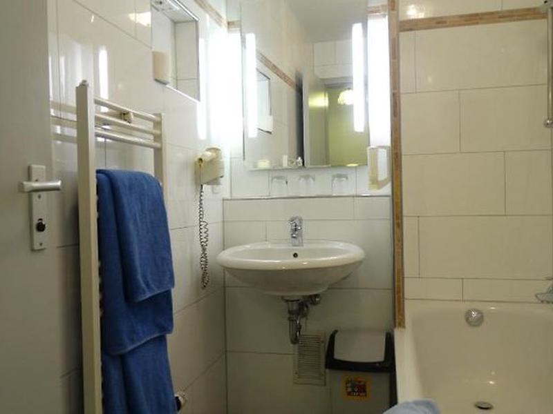 BDC206872828FDF23067720FBD869E7B