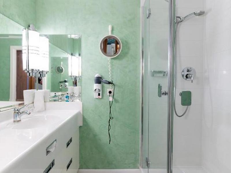 2FC0F1A70777DF3F934A83735DC9F27D