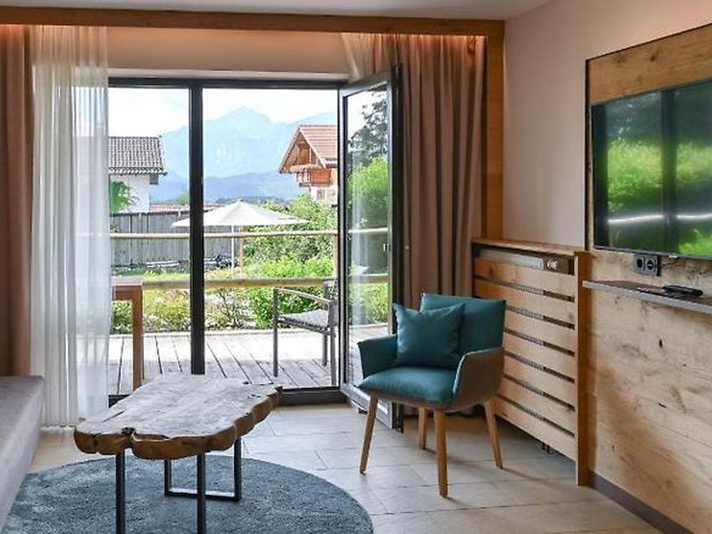 835BE8339BC203FD2AE8FE6EBF9A2A32