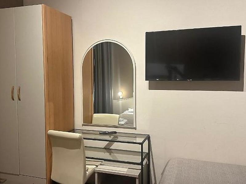 87EF8274A6EBF175A5E01583B2444B0E