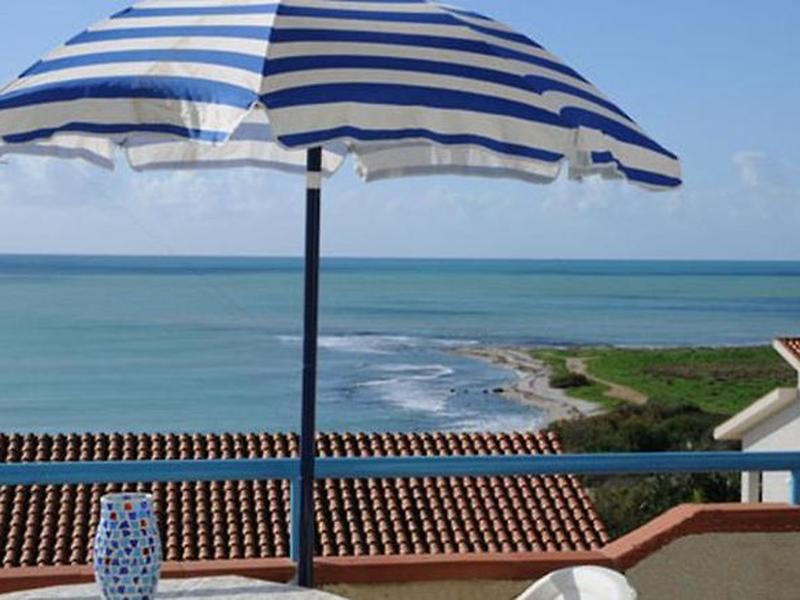 A61DC82282559D7BB50F97ED3E35FE73