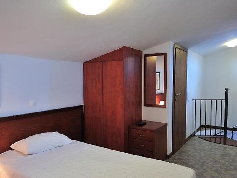 E7966F7290AD447A392AFDBD81AB85CB