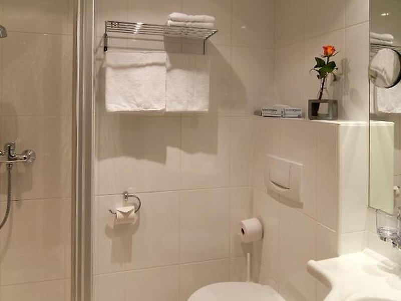 9C9F4557D700C67E91A46B1C7E1B7F77