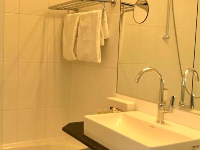 3AB733A6D475A87C170E675D19DCE0A4