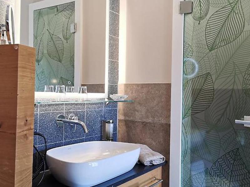 EACFC5CF086412F8EB304E119335E272