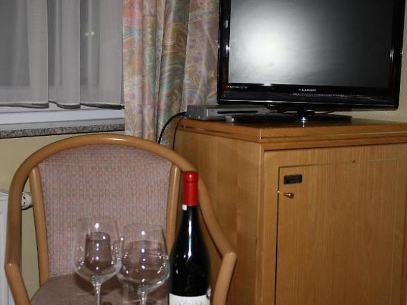 7E9E0037614C5BD6D07365FFD6DD1A4B