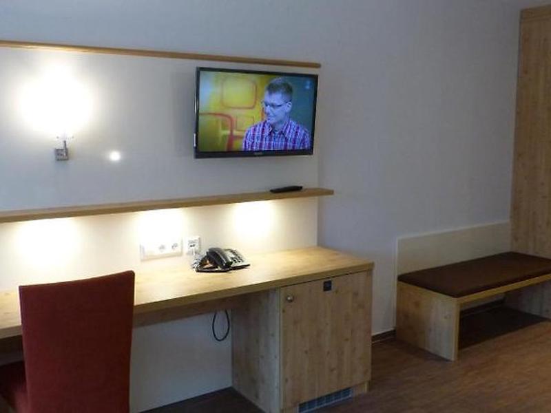 AF93B40EDB76E989869DDC27AB34DBDA