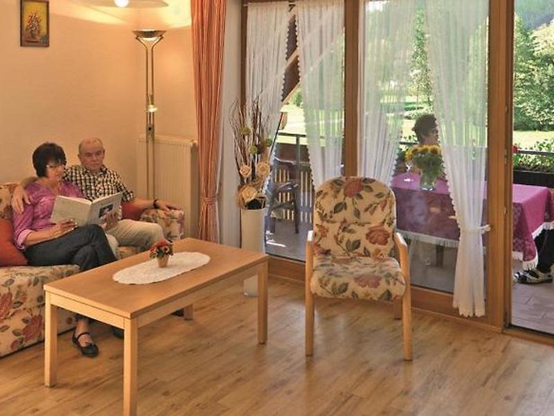 9B5B6460E58CE940AB8F8589DCE7312C