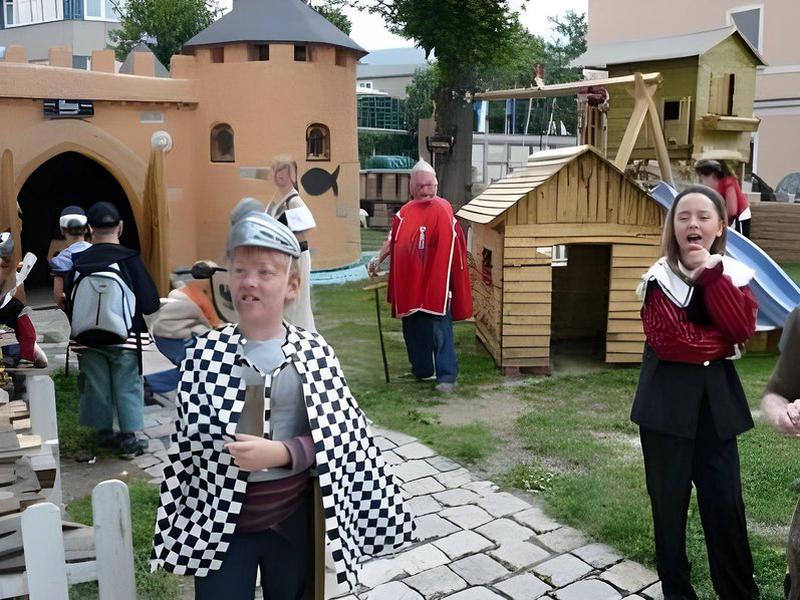 EE0CC24AEF1E8AA76B684E5217DCCB5E