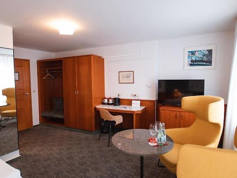 821A4B8A62F9C1245248716AA258D76F