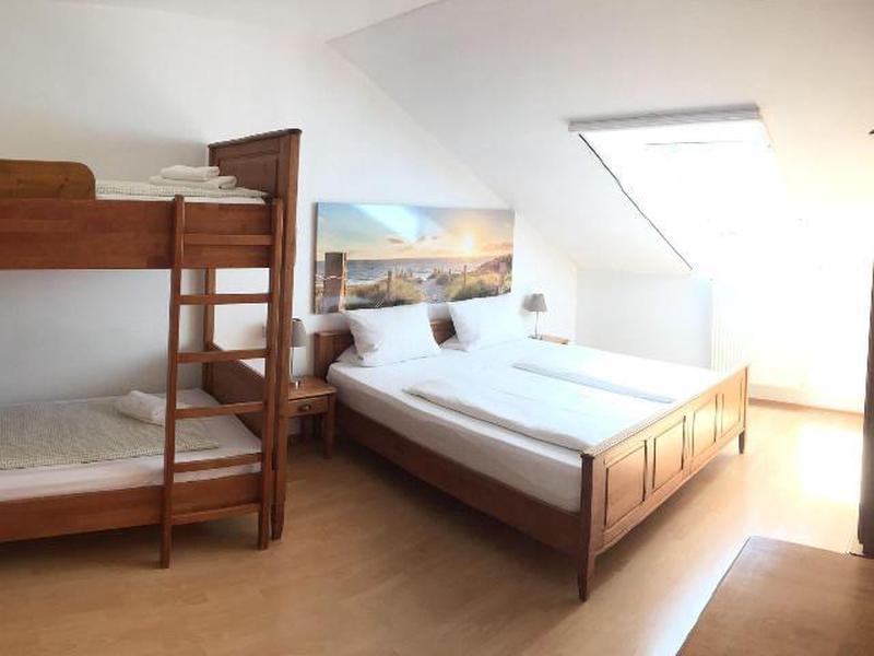 F0CF9B95E66E76F6955E42AB3C1C586E