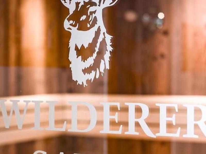 735AA13638962E54BCEC32FD4BFB622D