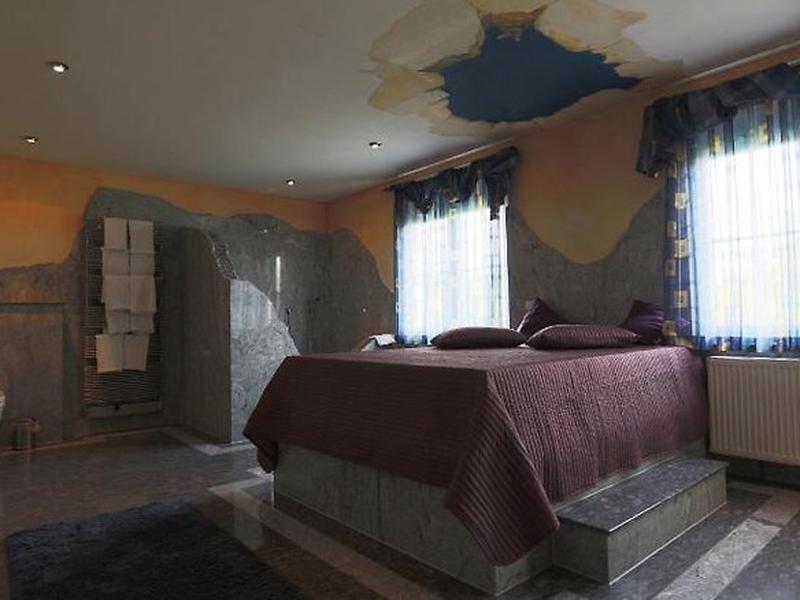 74C0B59577E3818CA5E5C2FF0244060D