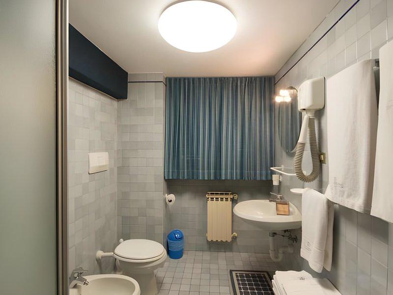 5148EB50F9CDF495A8B4720A2E1298B3