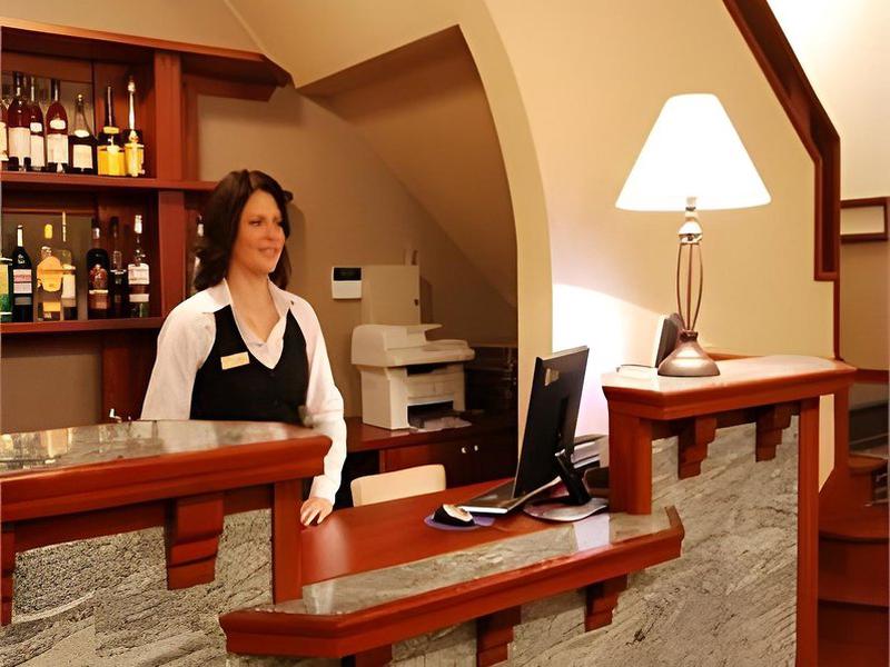 DACF350E8368A83093B99EC869513DAB