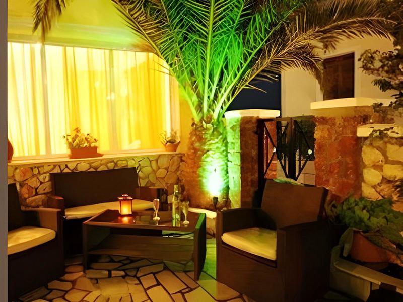 E73270FF37779271C50D368B0FA248B9