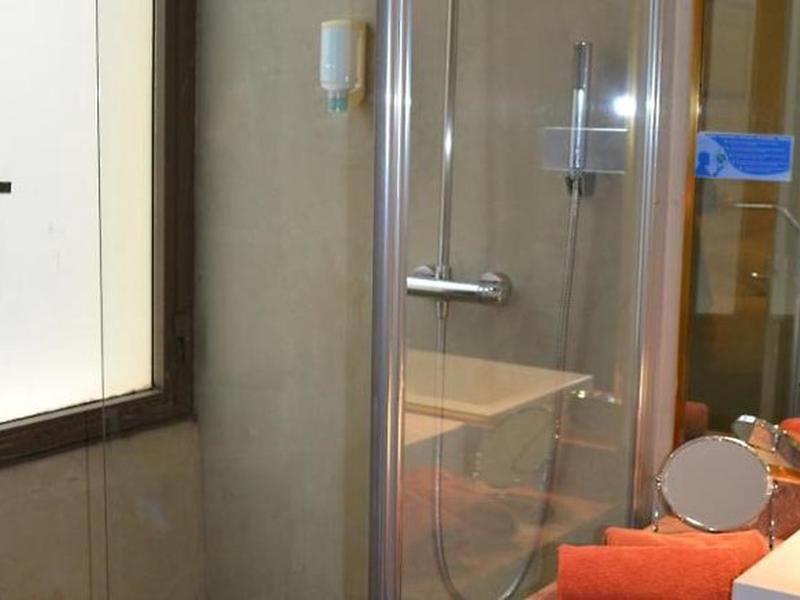 6DA7A43C38A9910597B824246DEA6A82