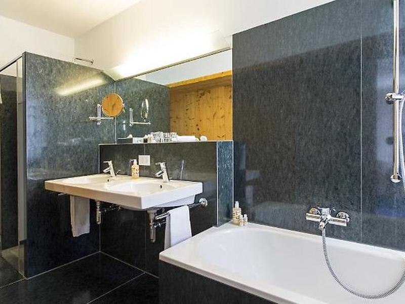 E3D7ABFF9B748FE0684E784FA7B70500