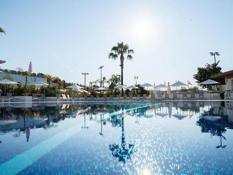 1B627C39BC1C9C4C65DF94C44D21EFB2