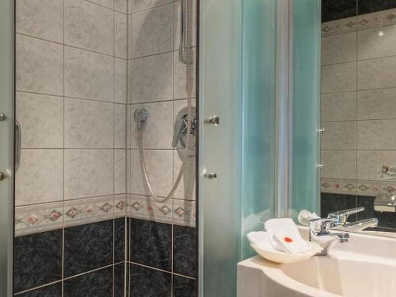 72292D3938724C7CC5FB25275ED7CB61