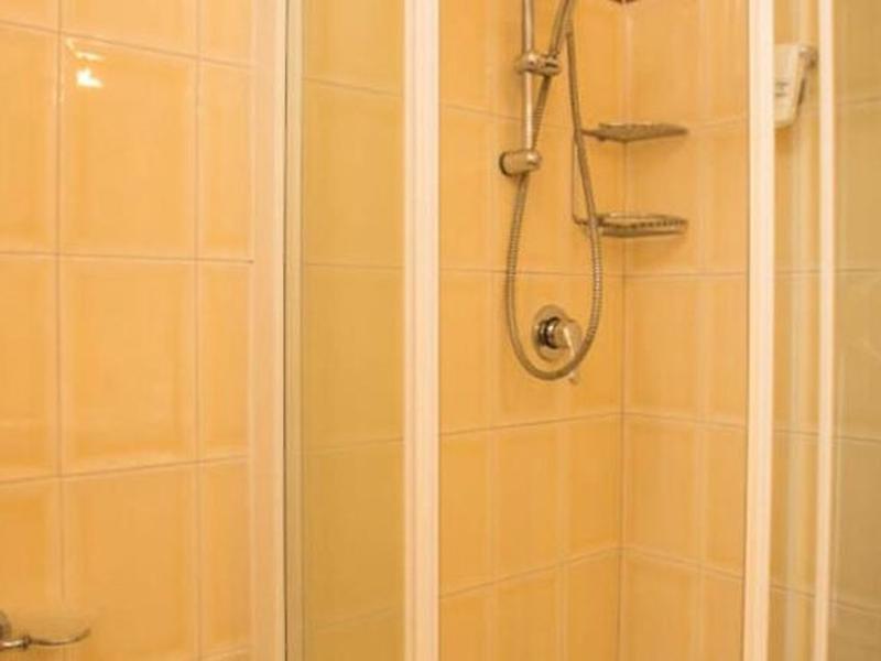 276F2498B86990838BD63A7F9D7BBD85