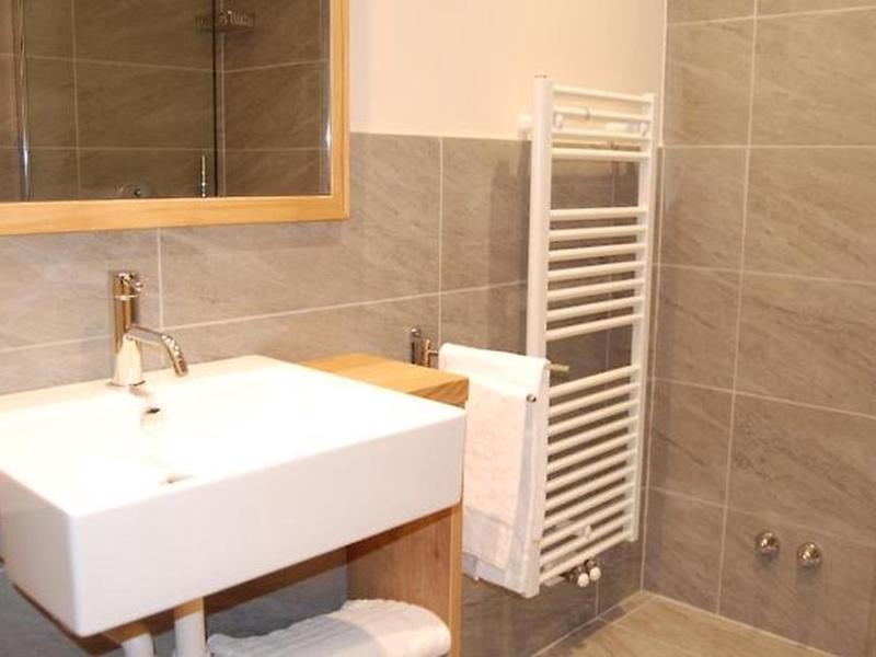 B5290AAE17D18DF9D9A5AEE0F0D58EF0