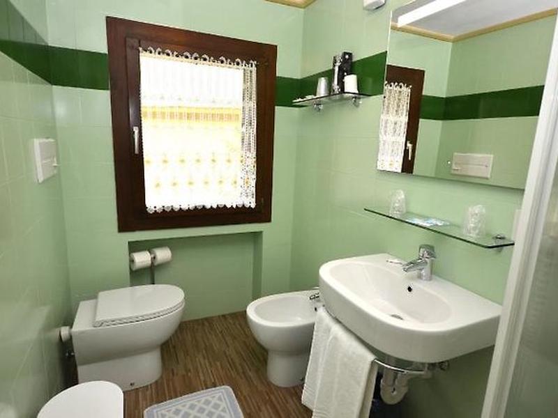 F3A0BB1A412A62688FF9513BE782DD05