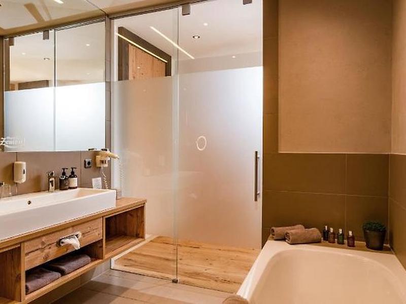 22E82B7DEB60D849F23A13B8CB09BFFA