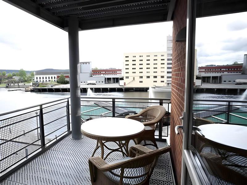 00AF09CA0D954203A6F5A5FDA99D1387