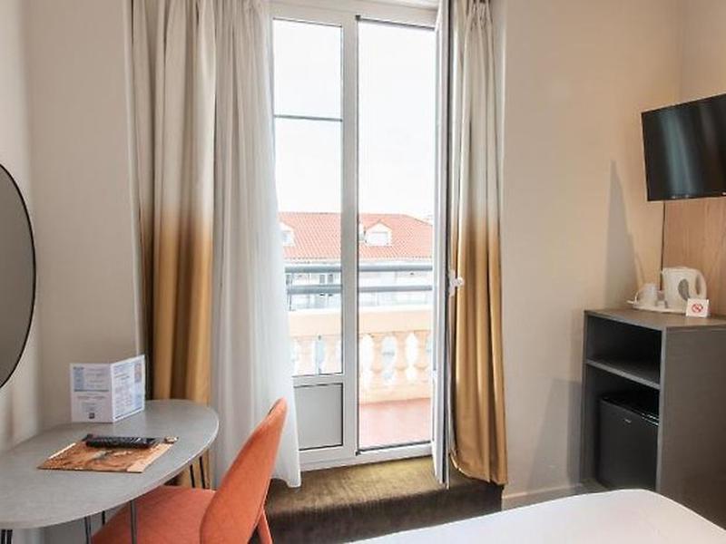 F15BDB5A6371D11F4E687C66B26D5AB4