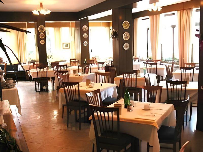 418EEB1583E8FE81F591E95BE837F7B2